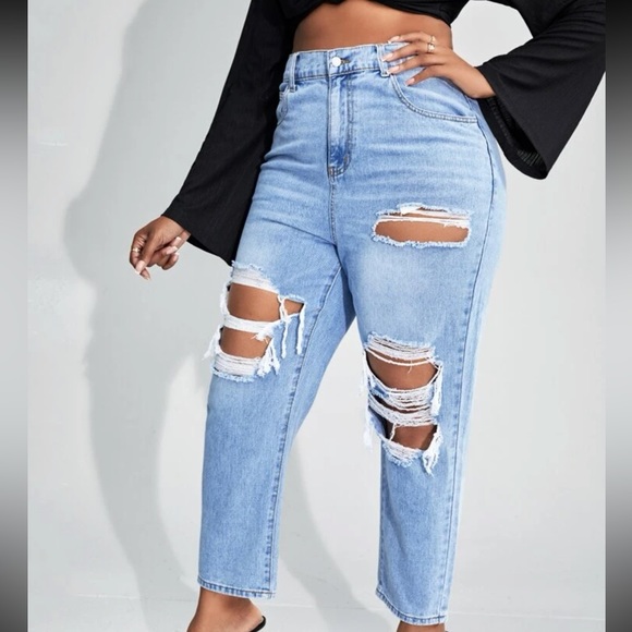 NWOT SHEIN High Waist Ripped Mom Fit Jeans - Picture 4 of 5
